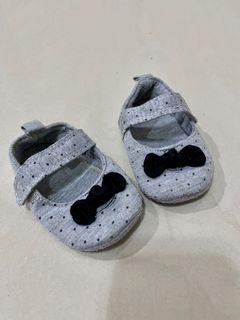 Baby Prewalker Shoes Grey Polkadot / Sepatu Bayi kain