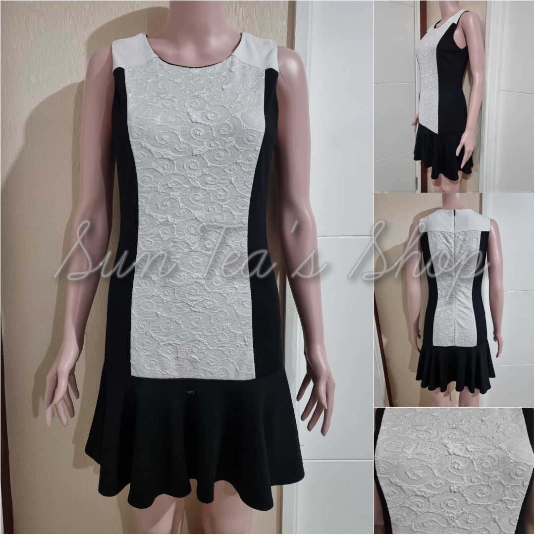 Black lace sleeveless bodycon flared 