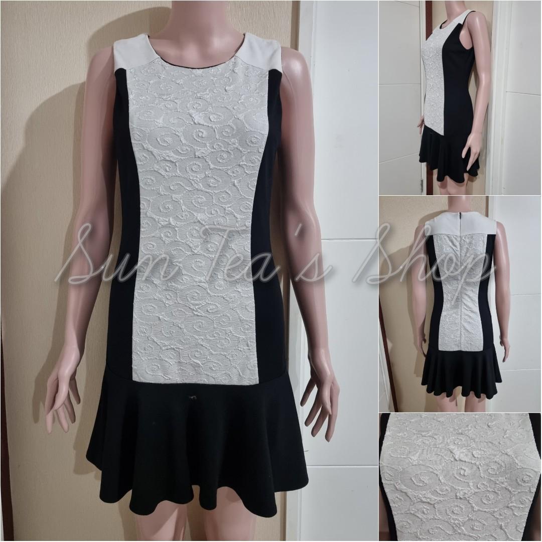 Black lace sleeveless bodycon flared 