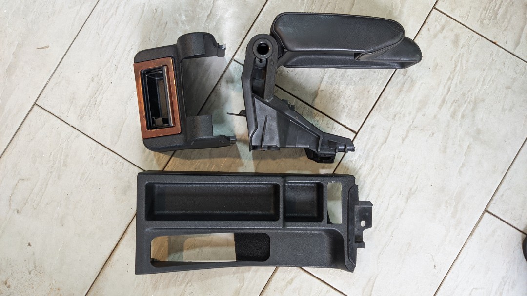 BMW E36 Arm rest, Auto Accessories on Carousell