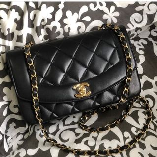 (Category: ) located in . Submitted by luluxury (Listing ID 1135999675, Image 1). Description: .