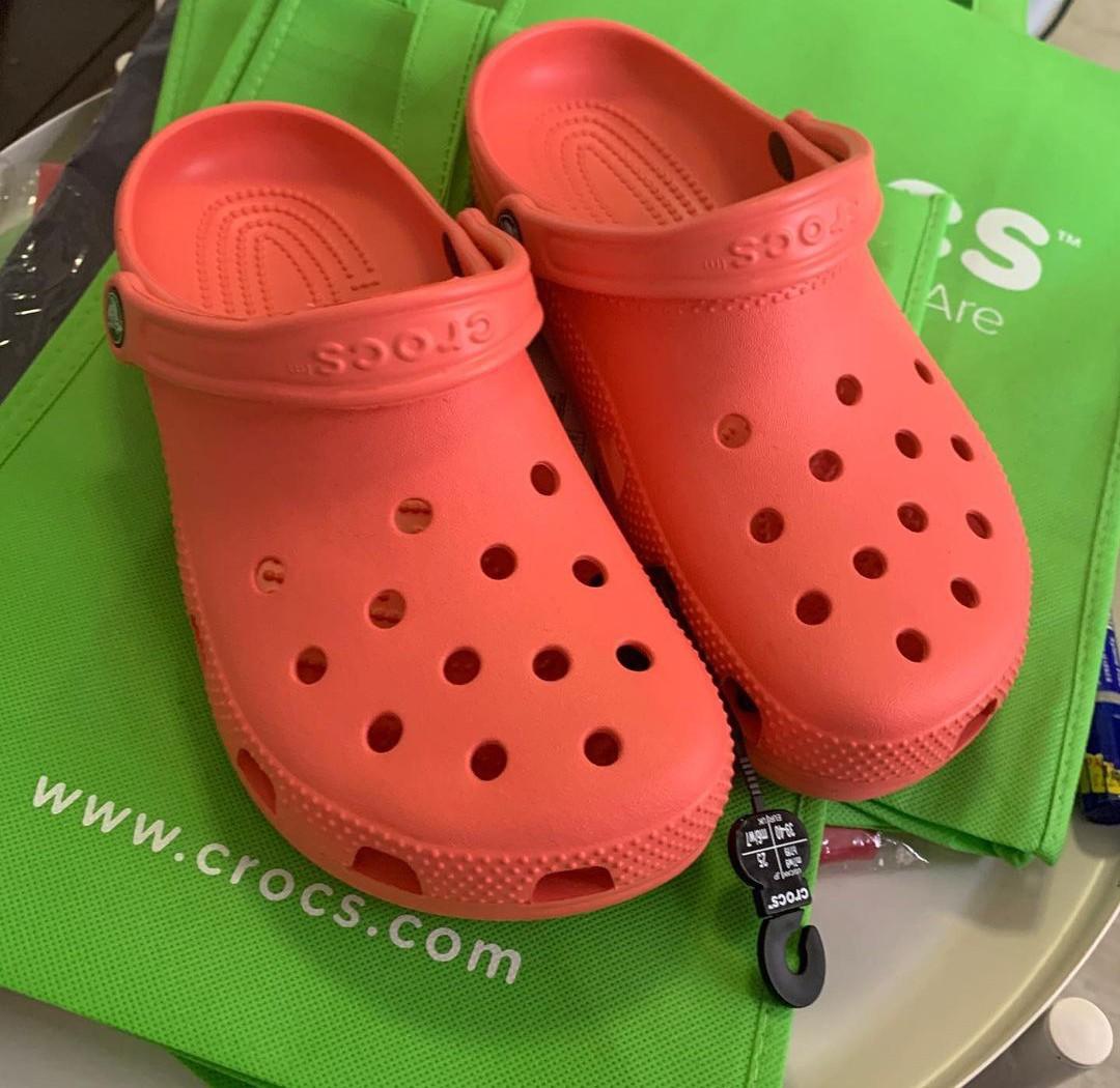 Crocs Classic Clog, Women's Fashion, Footwear, Sandals on Carousell