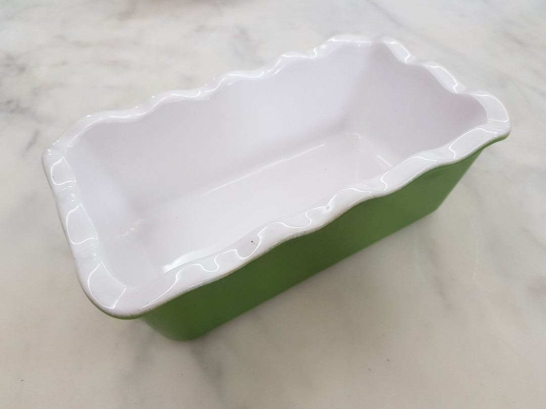 EMILE HENRY LOAF PAN, Furniture & Home Living, Kitchenware & Tableware, Bakeware on Carousell
