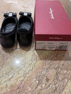 ferragamo savina flats