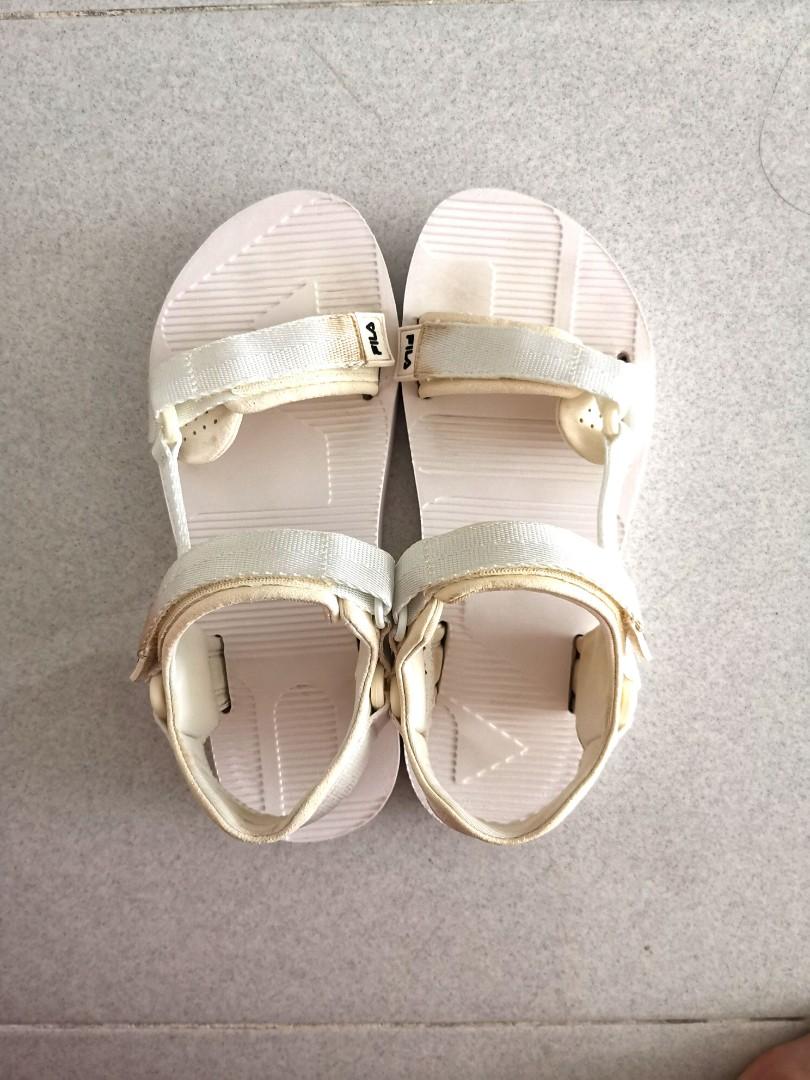 Fila sandals cheap womens gold