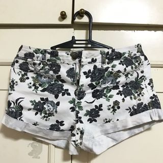 (Category: ) located in . Submitted by decluttered.items (Listing ID 1135899154, Image 1). Description: .