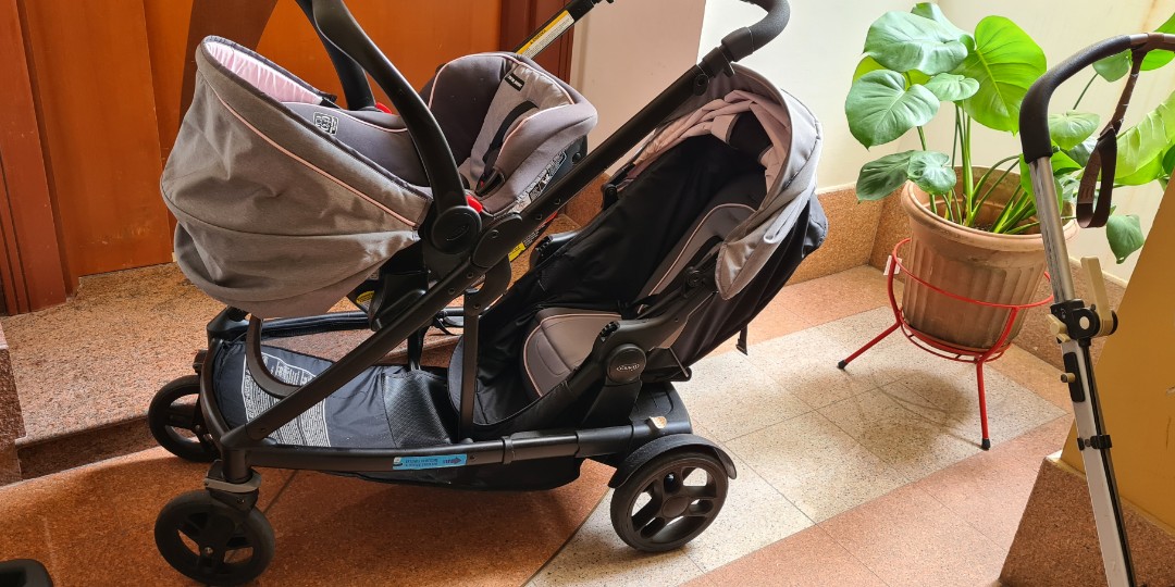 Graco Uno2Duo with baby car seat Babies Kids Going Out