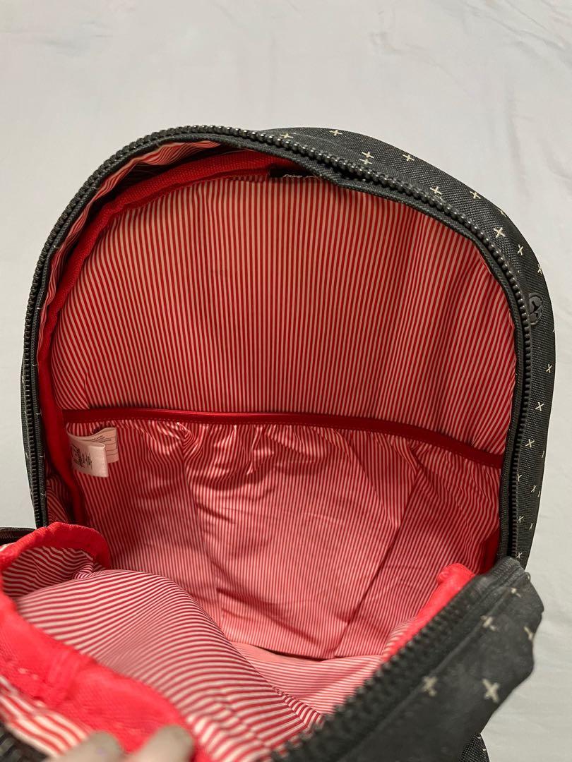 Herschel Classic Backpack Standard Size, Women's Fashion, Bags