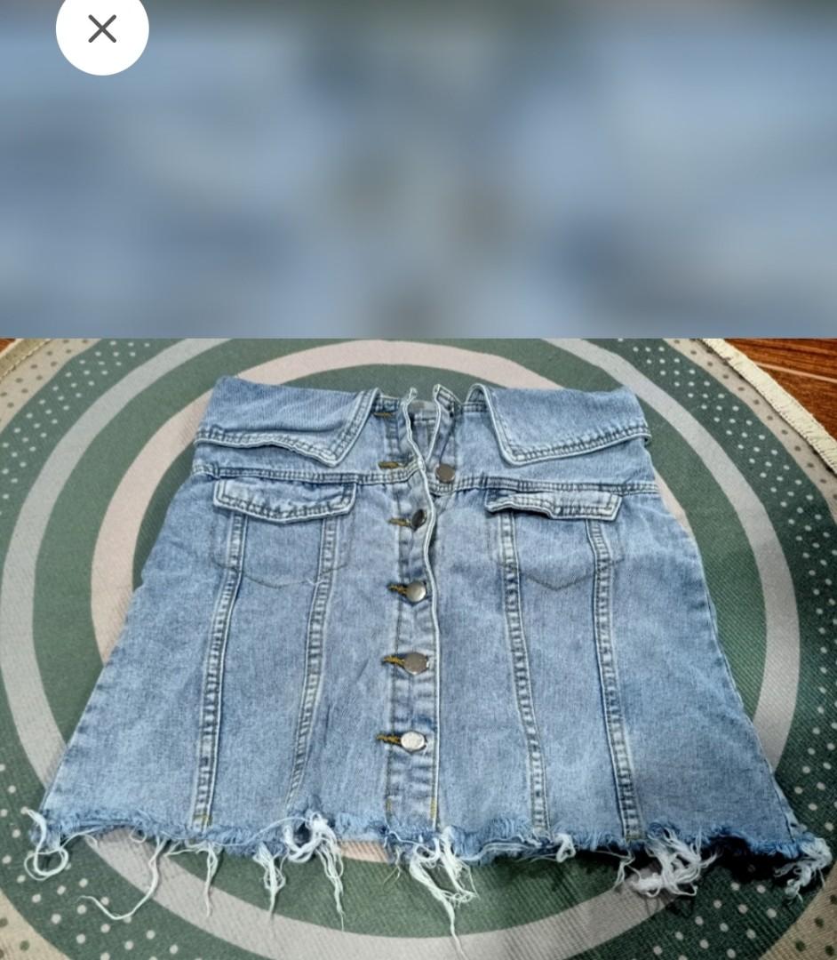 High Waisted Button Up Skirt (Category: Skirts) located in Taguig. Submitted by phpreaime (Listing ID 1135880793, Image 1). Description: Last price 180. Used twice only. Doesn't fit me well. Bought medium and I am size small. Fits 26-28 inches waist.