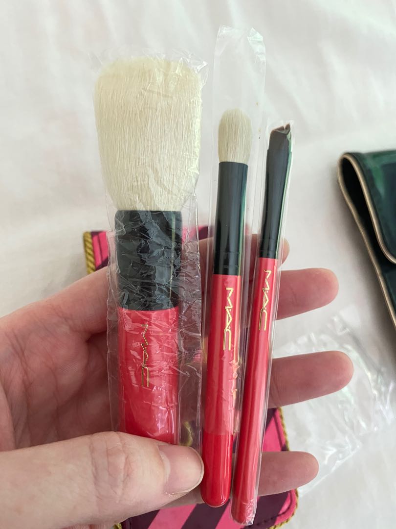 MAC brush travel essential set 旅行化妝掃套裝山羊毛, 美容＆化妝品