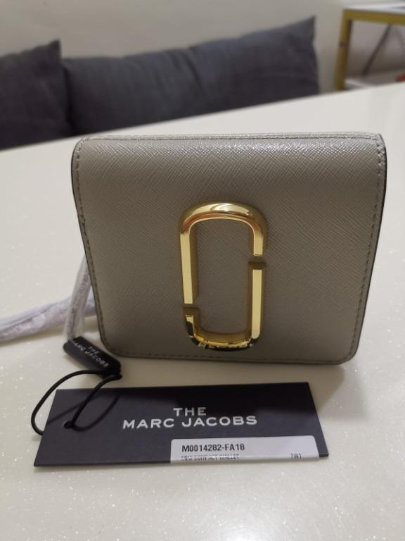 Marc jacobs mini snapshot wallet top