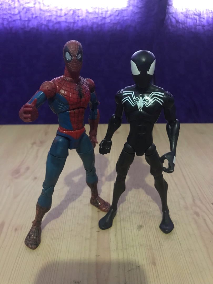 Spiderman black suit