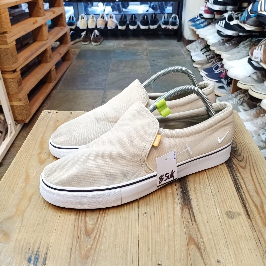Nike court royale slip store