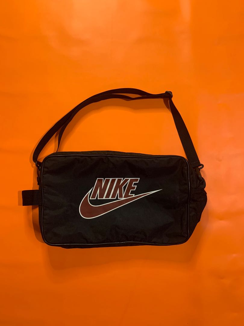 Nike vintage bag, Fesyen Pria, Tas 