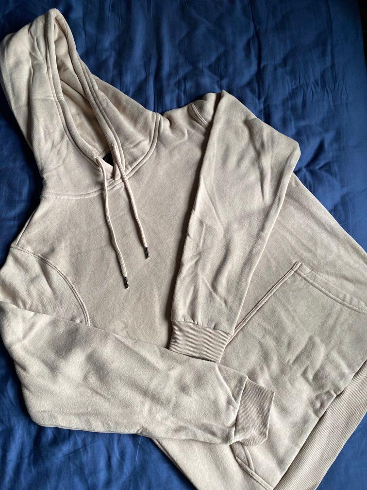 Plain Hoodie FACTORIE Men s Fashion Coats Jackets and Outerwear on Carousell