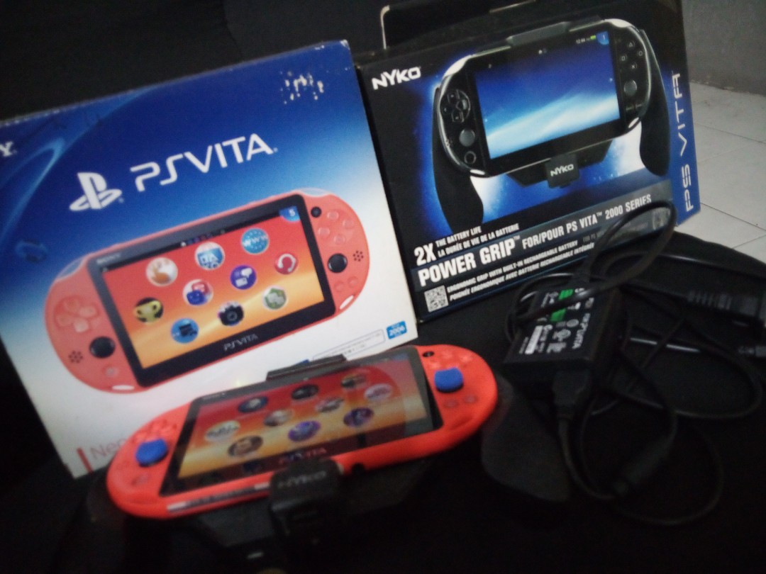 PS Vita henkaku 128gb+40 games+nyko grip