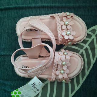 Sepatu sandal anak size 24 pink