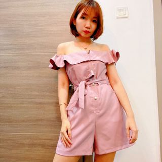 (Category: ) located in . Submitted by wardrobe.overload (Listing ID 1135917791, Image 1). Description: .