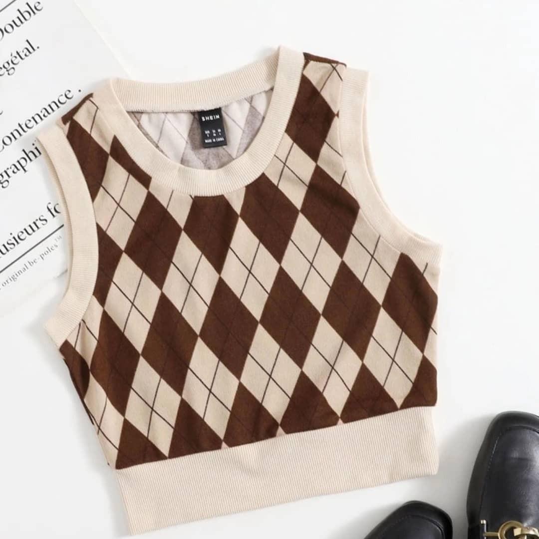 SHEIN Argyle pattern sweater vest 