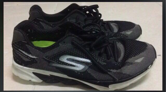 Skechers go store run 4