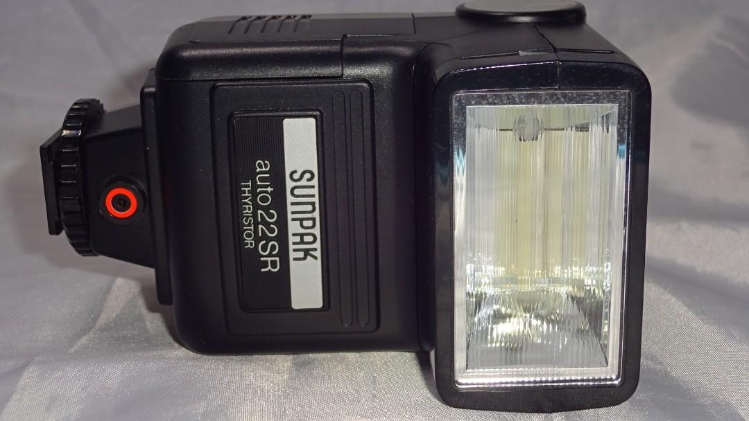 Sunpak Auto 22SR Thyristor camera flash (Category: Flashes) located in Paranaque City. Submitted by kutoi.ancheta (Listing ID 1135962189, Image 3). Description: Sunpak Auto 22SR Thyristor camera flash made in Japan ₱1500 ✅ hot shoe mount ✅ cold shoe mount via sync port (untested) ✅ film speed: ASA 25-1000 ✅ swivels 60° & 90° angle ✅ manual mode distance 0.3m to 16m ✅ Auto mode distance 1m to 5.5m f/stop11 ✅ Auto mode distance 2m to 11m f/stop5.6 