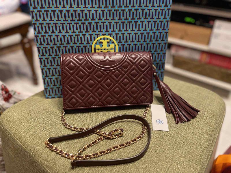 Tory Burch Fleming Wallet Crossbody In Claret, Luxury, Bags & Wallets on  Carousell