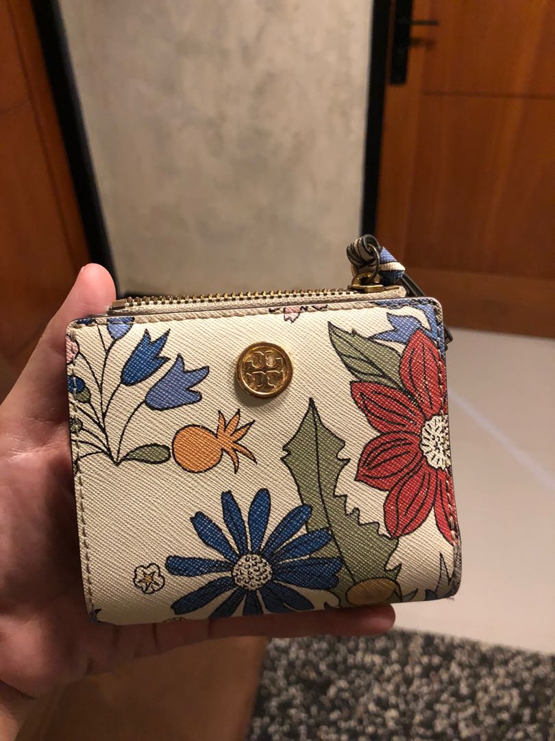 tory burch wallet bag