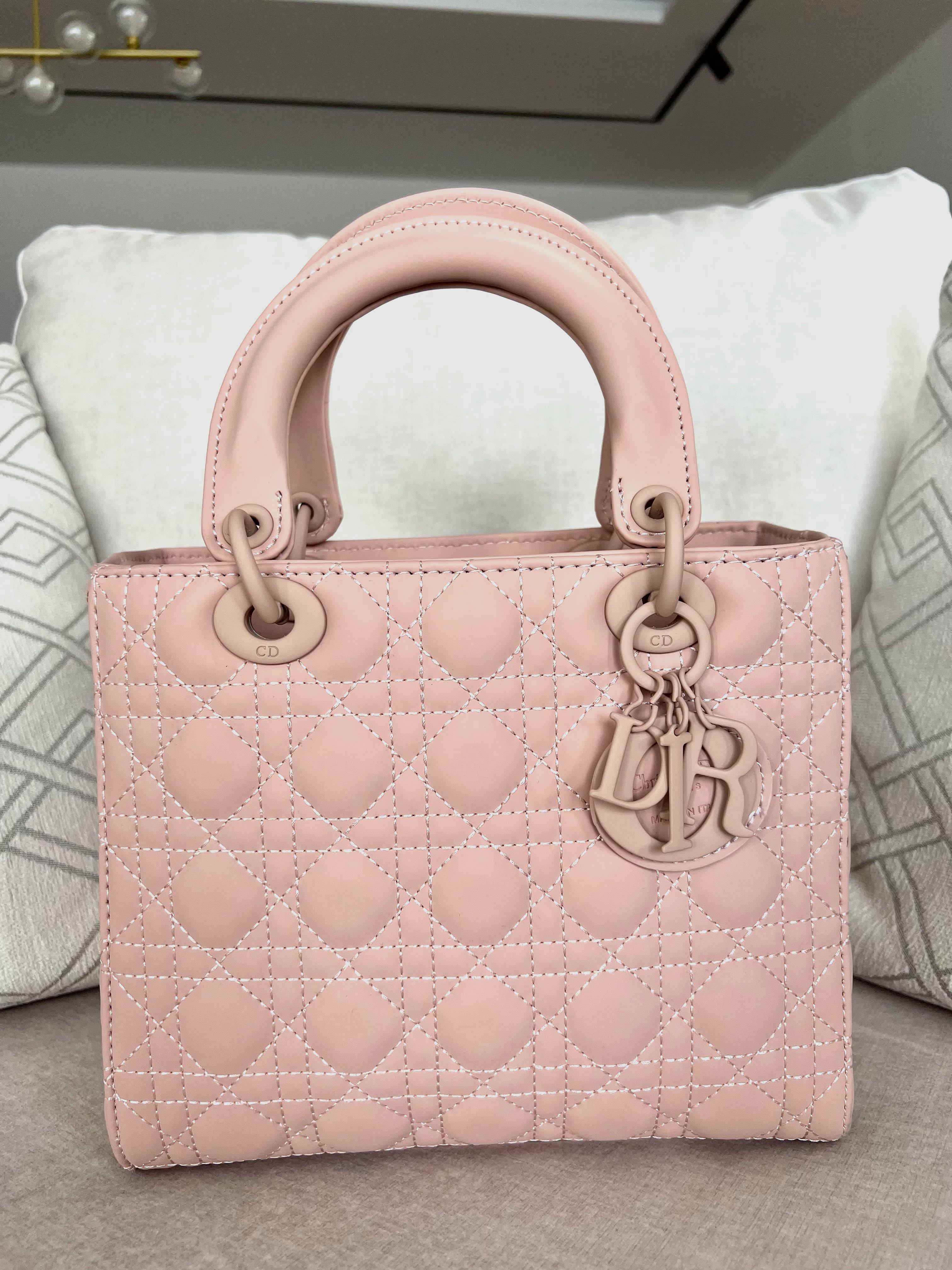 Review Lady Dior Ultra Matte My ABCDior Bag  chiếc túi truyền tải thông  điệp cá nhân sâu sắc  Centimetvn