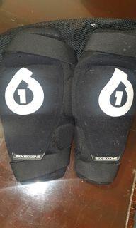 661 Rage Knee pads
