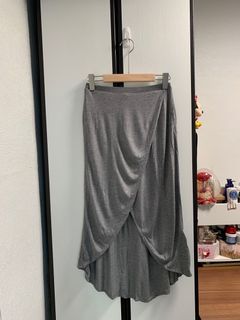 女装 GAP灰色前短後長裙(有袋)64241971610754110