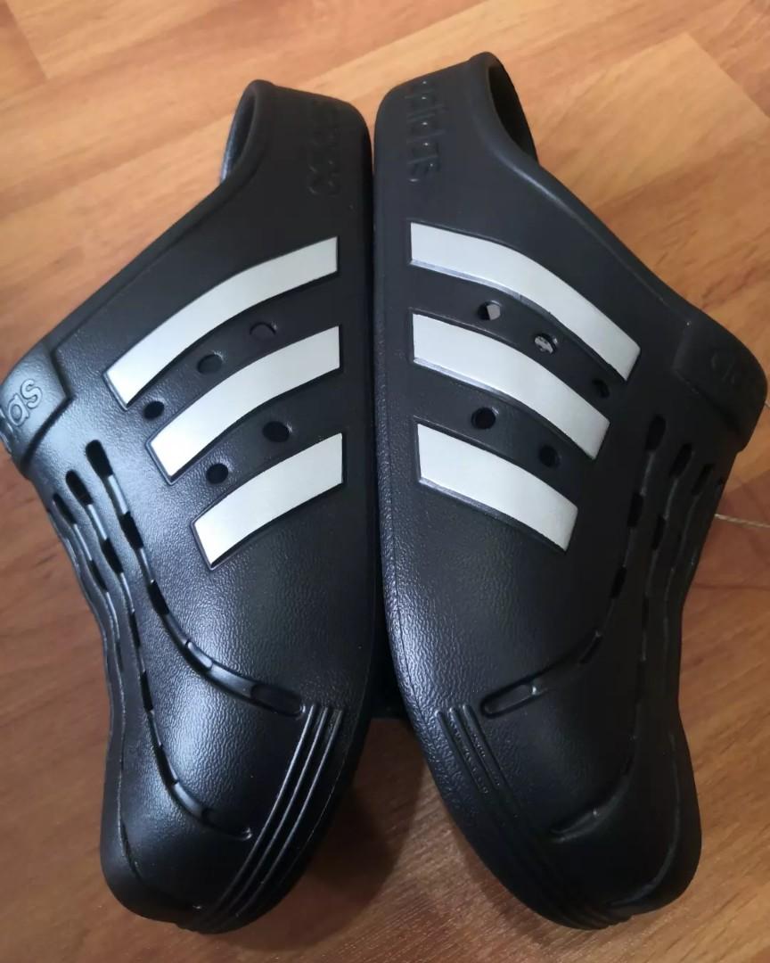 Adidas Adilette Clogs Crocs, Men's Fashion, Footwear, Flipflops and Slides  on Carousell