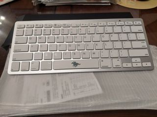 Bluetooth keyboard NOT Logitech63005781118083110