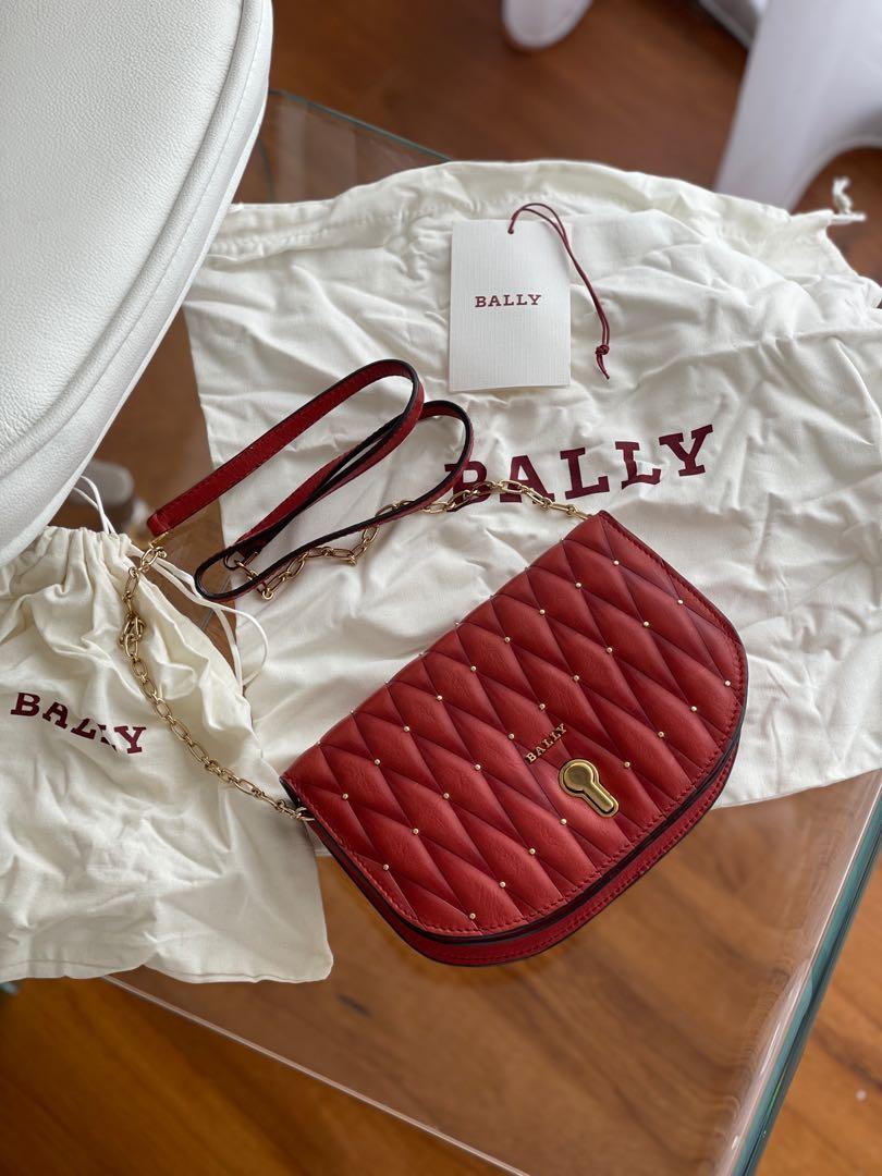 Red best sale quilted bag