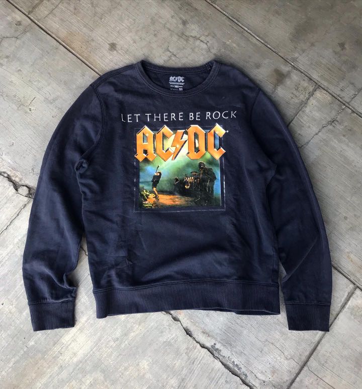 Crewneck ACDC official merch Fesyen Pria Pakaian Atasan di Carousell