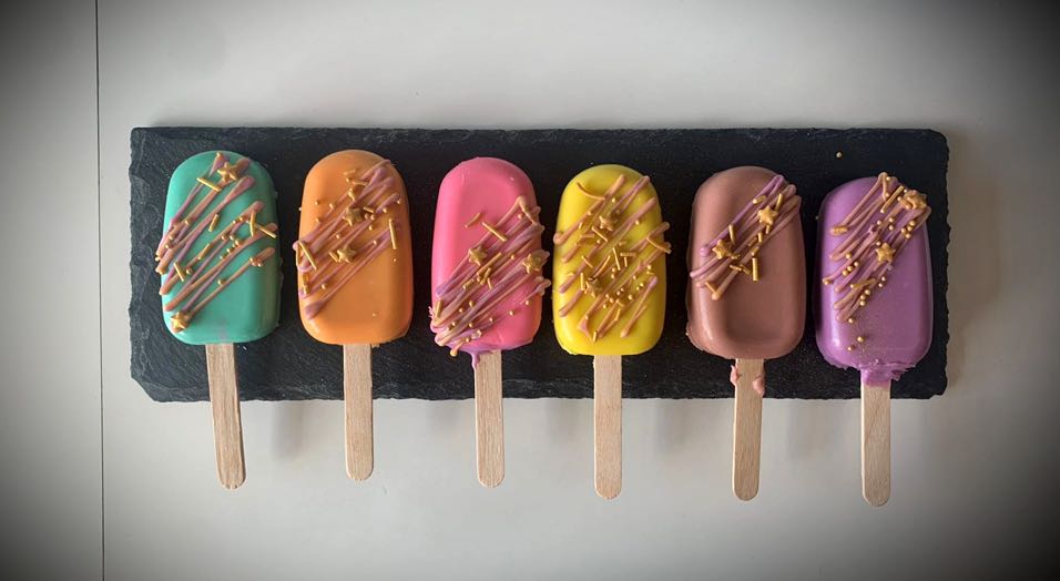 Customised Cakesicles/ Birthday Cake/ Return gift, Food & Drinks