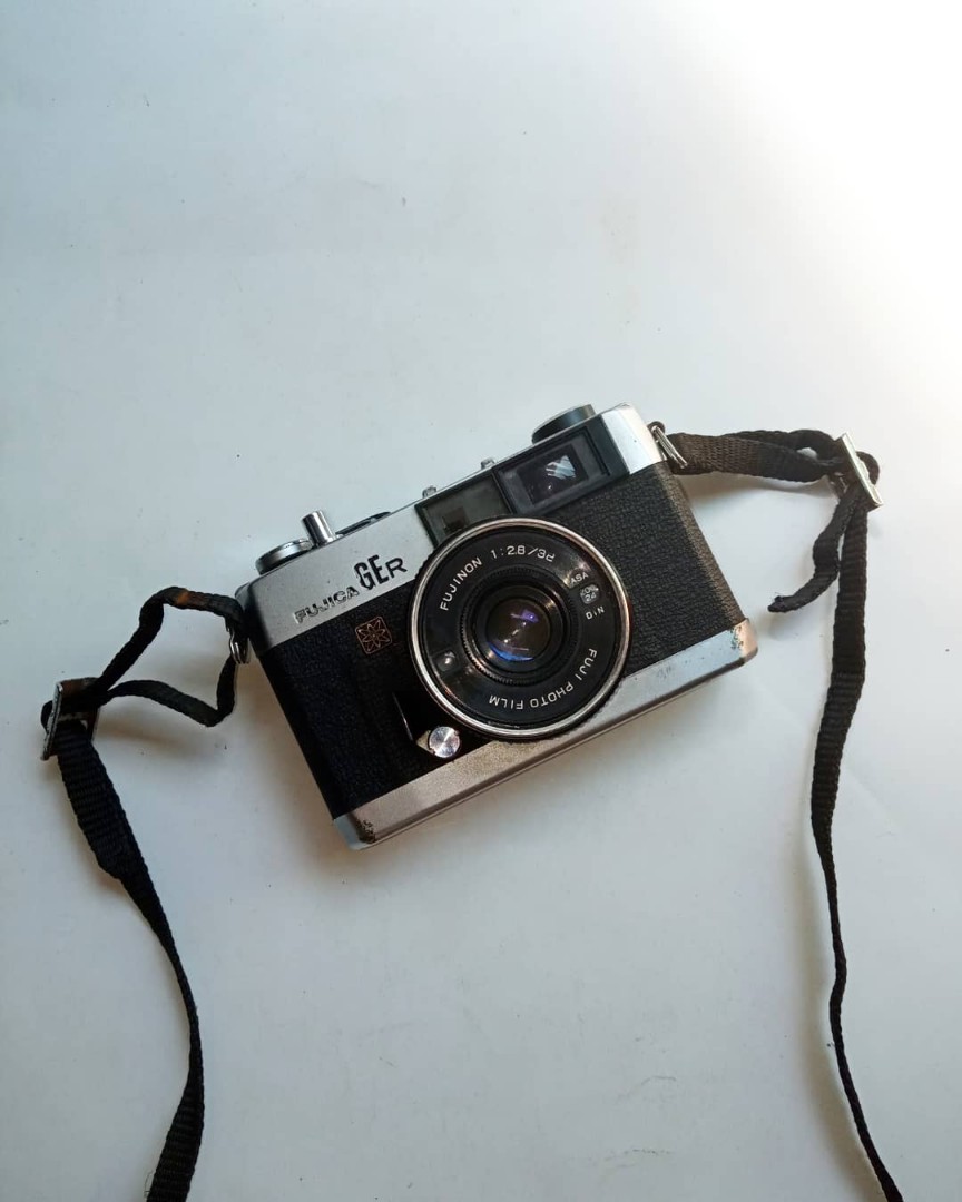 strap kamera analog