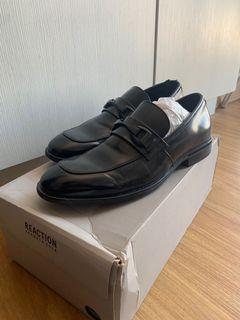 Kenneth Cole Size 8.5 US