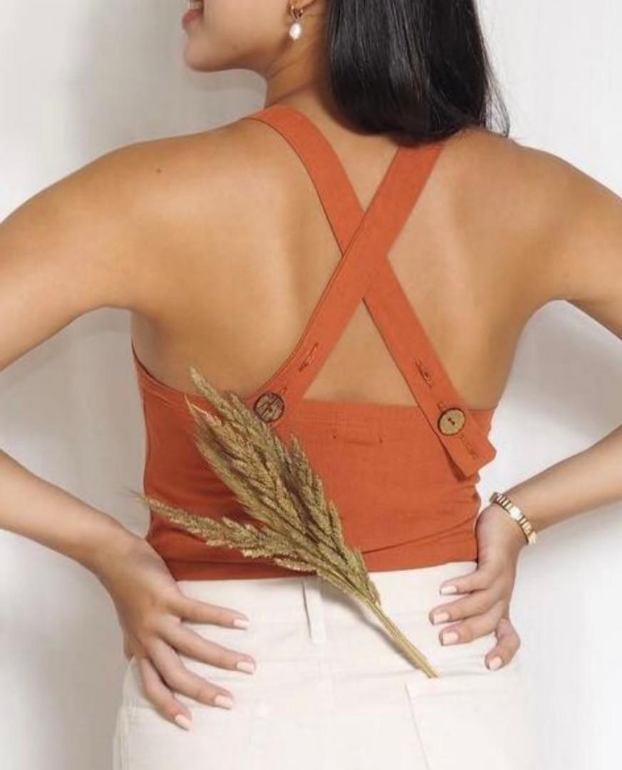 Lino Clothing Mila Top in Rust (Category: Sleeveless) located in Quezon City. Submitted by cmccloset (Listing ID 1136015216, Image 3). Description: Size XS but can fit S frames RFS: too big on me 😥 would keep if not cus this is super cute & high quality! Helping Tags: Araw Kasikas Kalina Bea's Closet Hola Solana Studio 17 Porto.