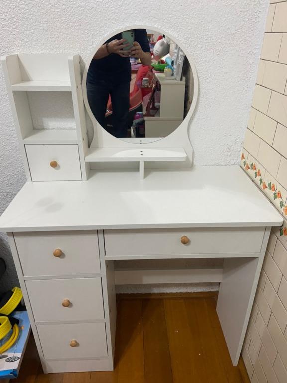 Minimalist Makeup Table Saubhaya Makeup