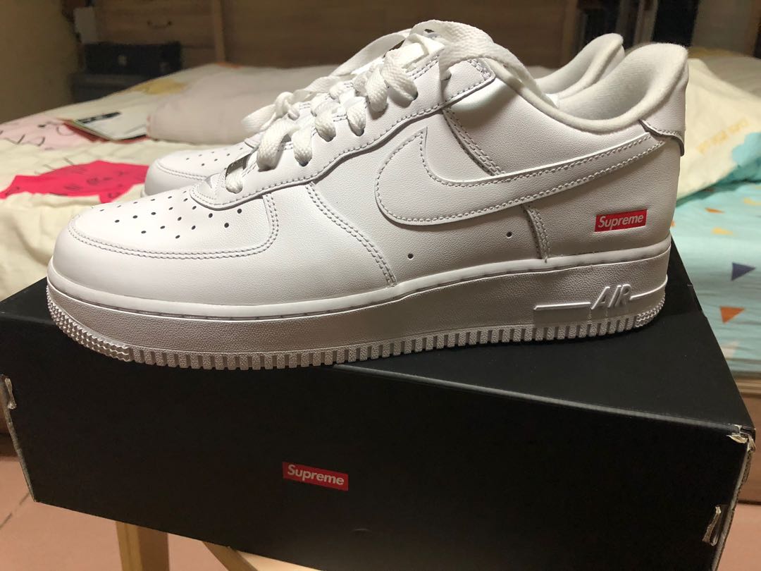 NIKE AIR FORCE 1 Low Supreme White, 他的時尚, 鞋, 運動鞋在旋轉拍賣