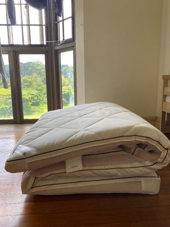 Nitori Japanese Mattress top, Furniture & Home Living, Furniture, Bed