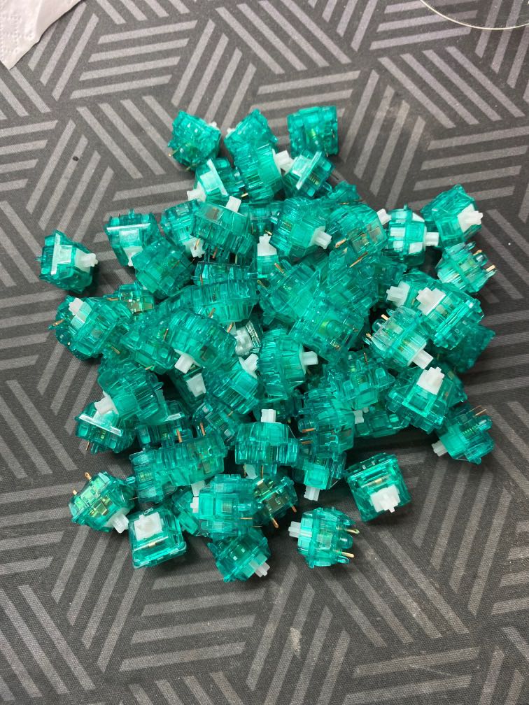 Novelkeys silk emerald switches, 電腦＆科技, 電腦周邊及配件, 電腦鍵盤及相關產品 Carousell