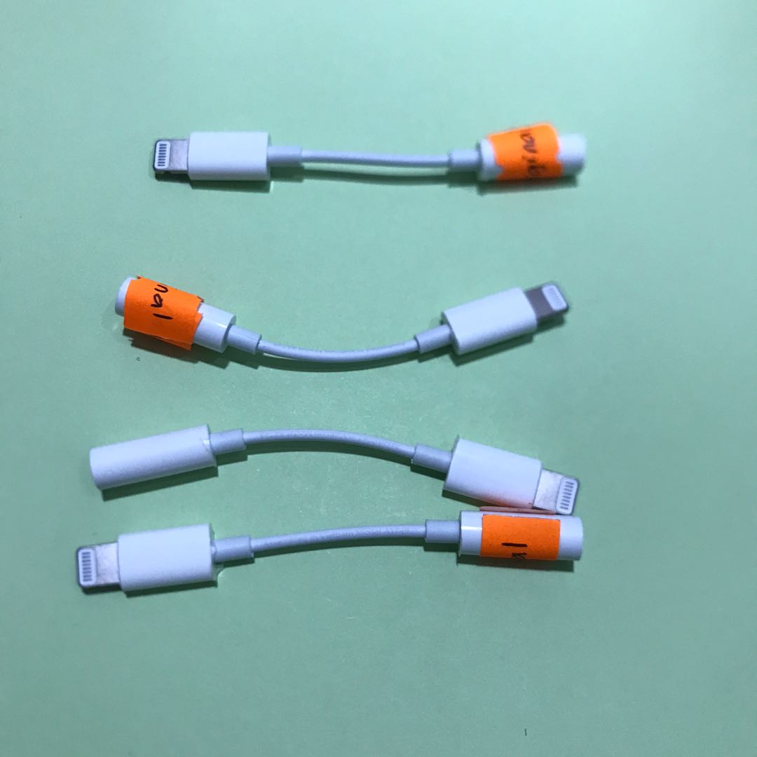 Original iPhone Dongle Adapter 3.5mm jack to Lightning, Mobile Phones