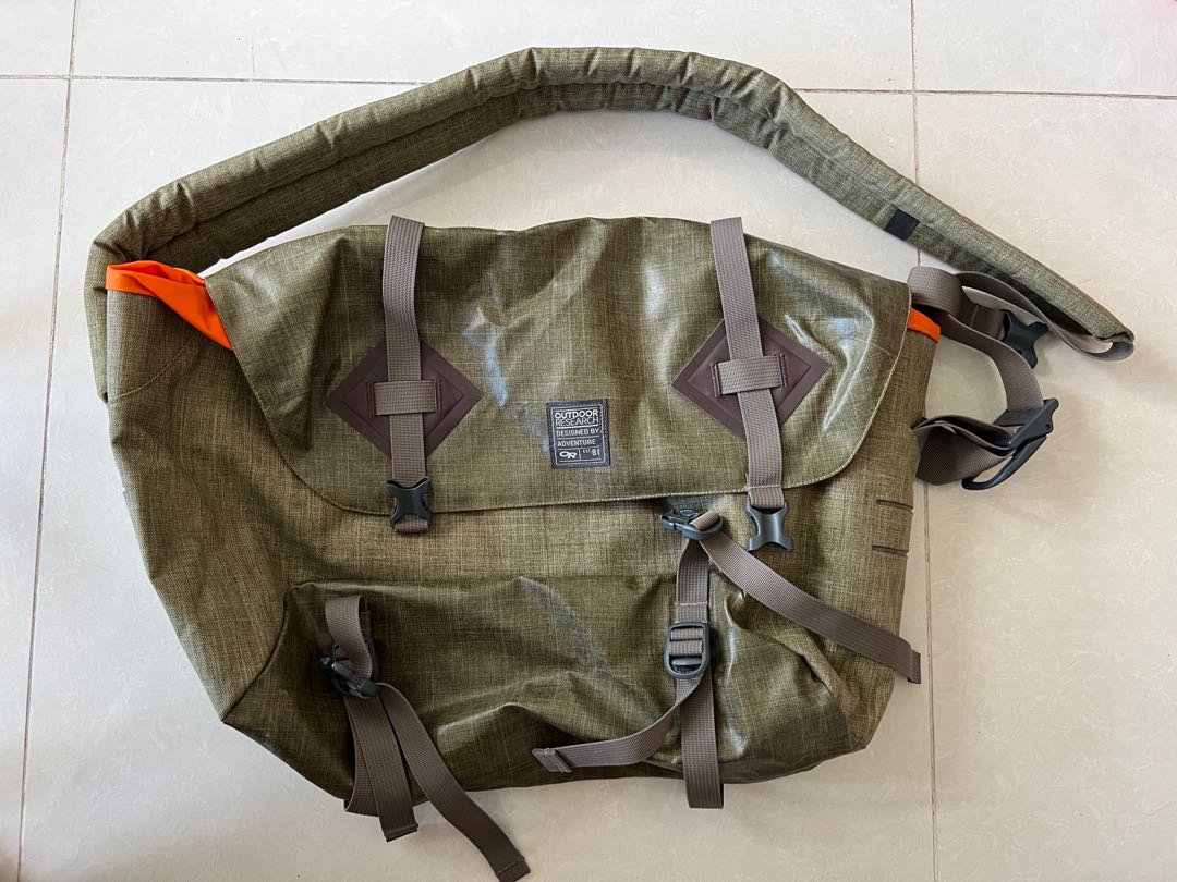 Outdoor research shop rangefinder messenger bag