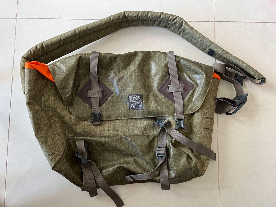 Outdoor research store messenger bag