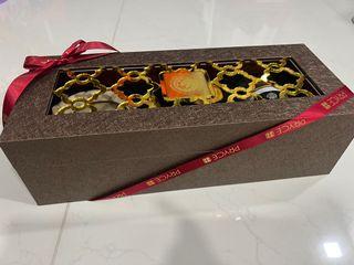 Pryce Tea Set