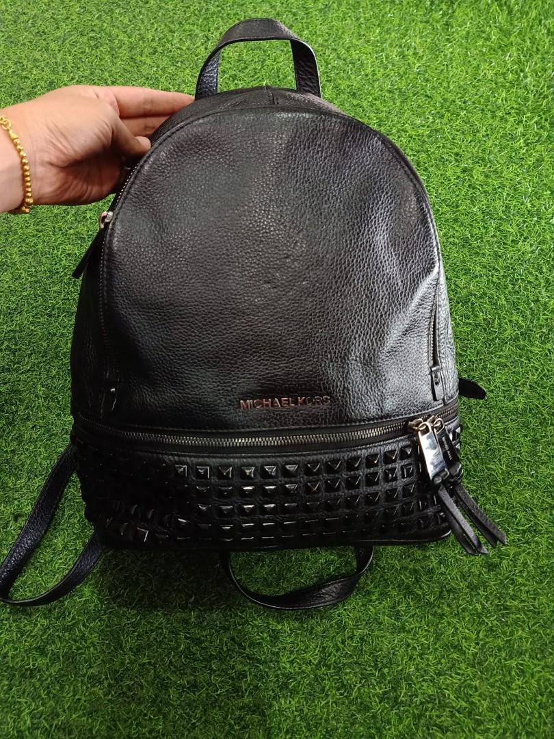 Michael kors rhea 2025 zip studded backpack