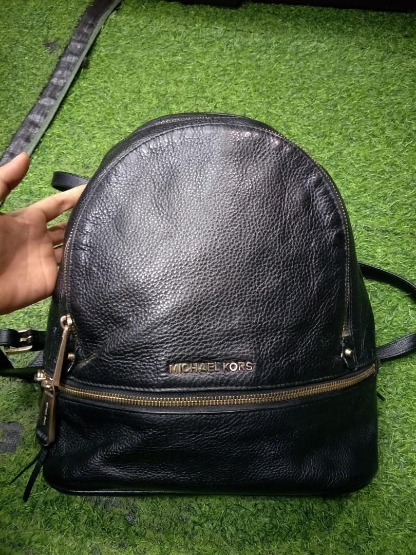 Metallic signature rhea hot sale zip backpack