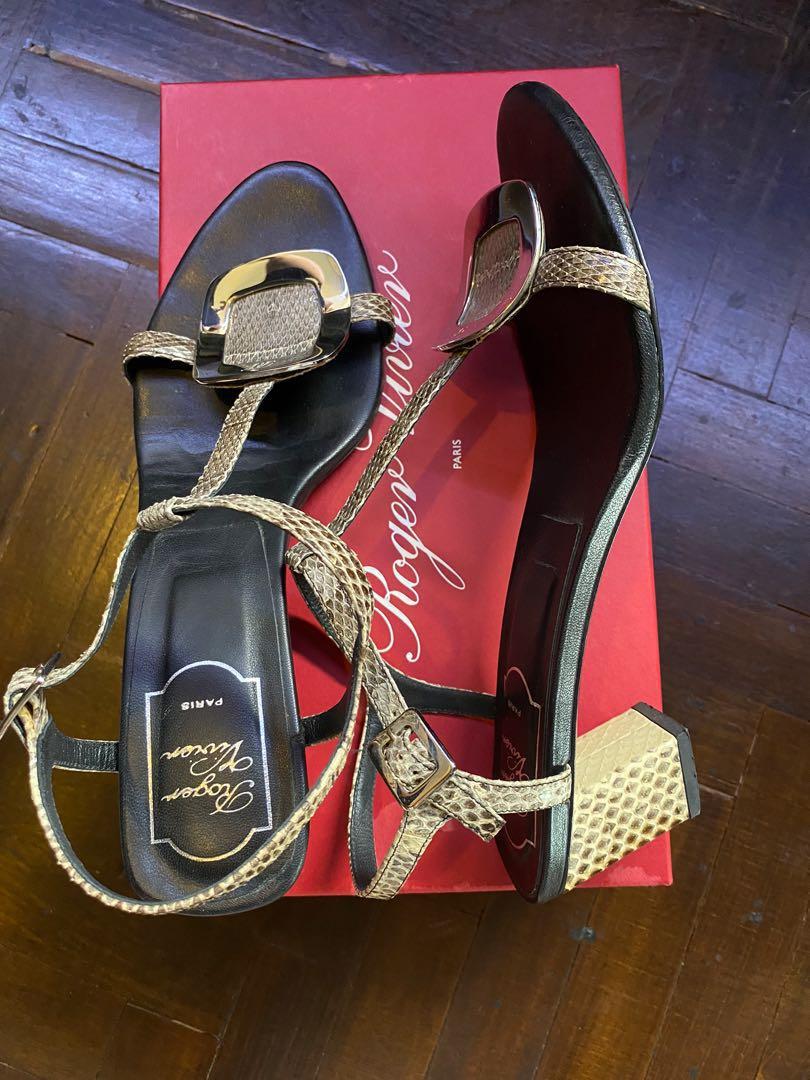 Roger vivier chips best sale leather sandals
