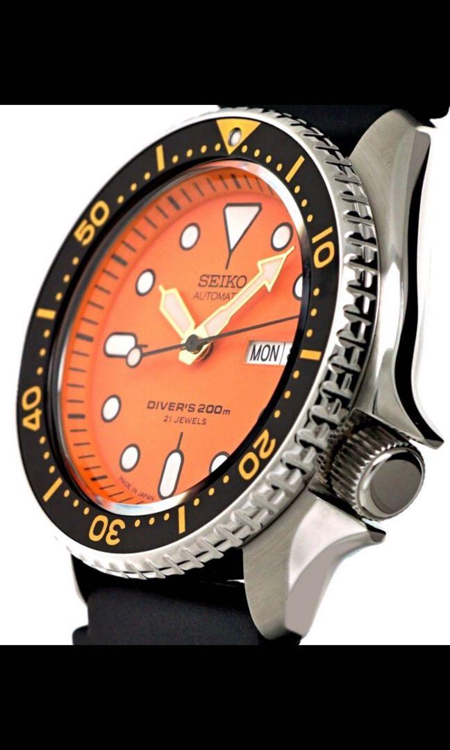 Seiko SKX011J1 Discontinued Orange Dial SKX011, Men's Fashion, Watches &  Accessories, Watches on Carousell
